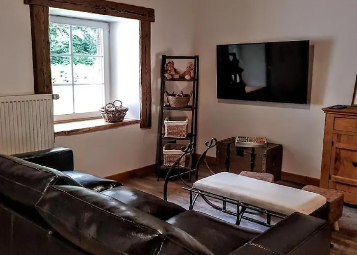 Le Pre Des Biches By Interhome Дом отдыха *